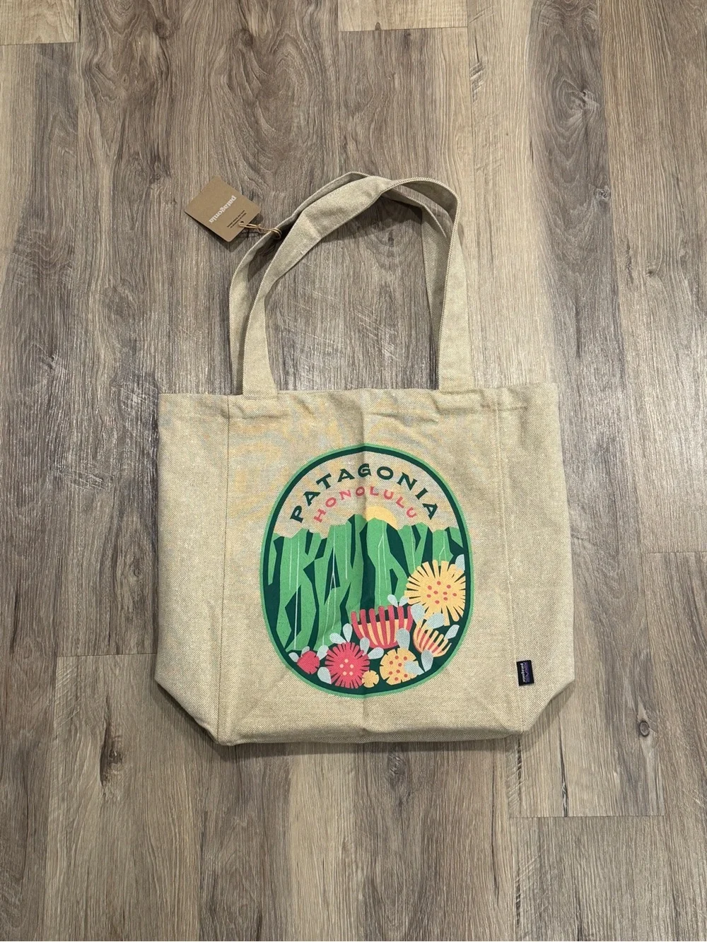 canvas tote bag patagonia Great Waves: Classic Tan By utilizing fabric scraps and recycled bottles Patagonia - Black Hole Gear